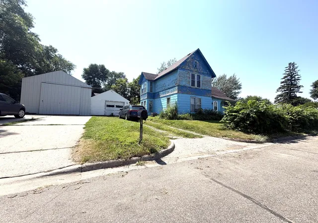 1st image of 805 Railroad Ave, Sauk Centre, MN 56378 | MLS# 7120130