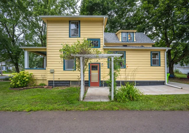 2nd image of 235 W 3rd St, New Richmond, WI 54017 | MLS# 7120151