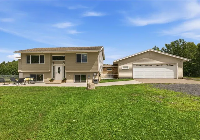 Photo 2 of Single family home for sale at 6168 Krogerus, Chisholm, MN 55719 | MLS# 7120165 | Listing updated on 2026-09-17