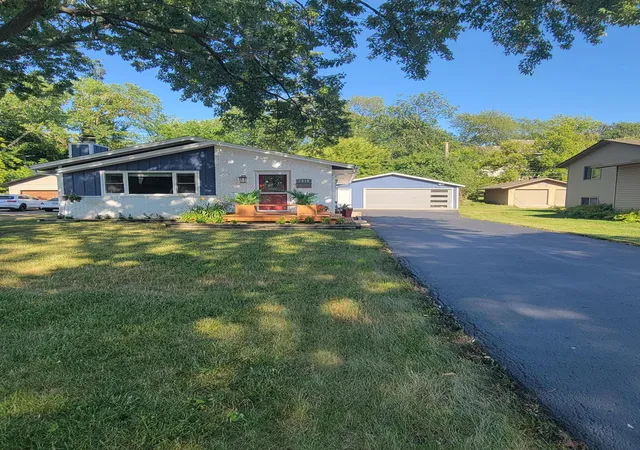 Photo 2 of Sale Pending at 1312 Gettysburg Ave N, Minneapolis, MN 55427 | MLS# 7120170 | Listing updated on 2026-08-30