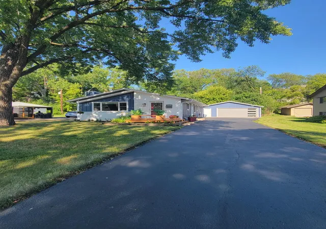 Photo 3 of Sale Pending at 1312 Gettysburg Ave N, Minneapolis, MN 55427 | MLS# 7120170 | Listing updated on 2026-08-30
