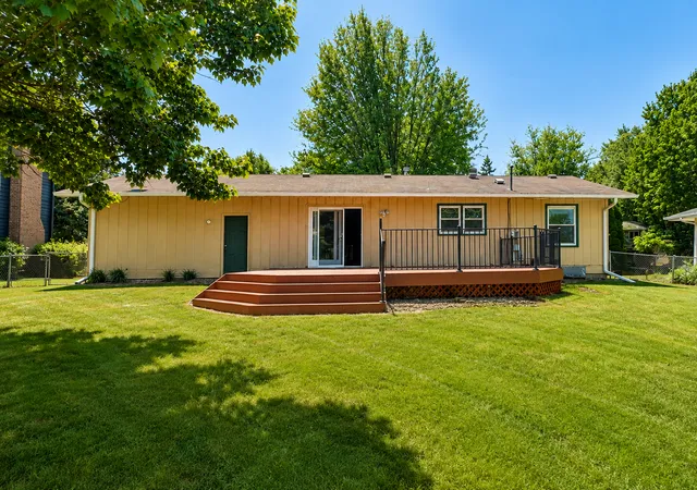 Photo 2 of Sale Pending at 6116 Oakwood Rd, Saint Paul, MN 55125 | MLS# 7120189 | Listing updated on 2026-09-01