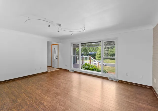 Photo 4 of Sale Pending at 13709 Thomas Ave S, Burnsville, MN 55337 | MLS# 7120201 | Listing updated on 2026-08-24