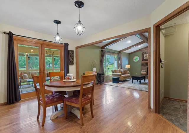 Photo 4 of Single family home for sale at 7020 Beacon Cir, Eden Prairie, MN 55346 | MLS# 7120202 | Listing updated on 2026-09-16