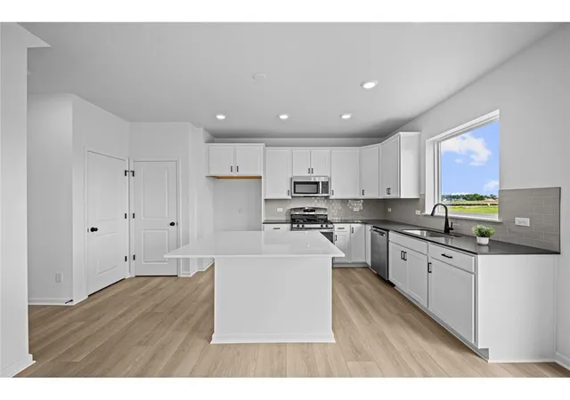 2nd image of 7420 Landau Ave Ne, Albertville, MN 55301 | MLS# 7120206