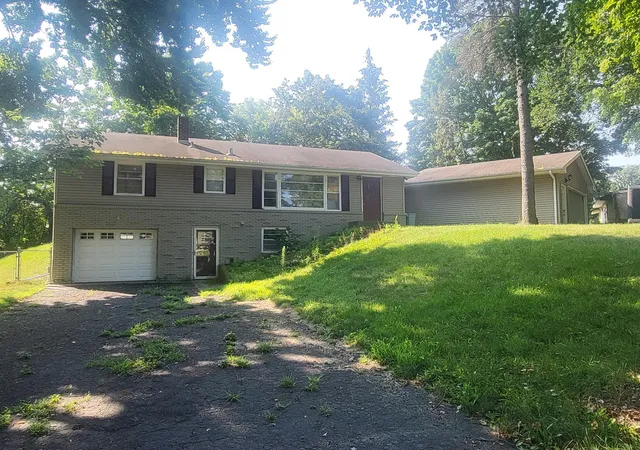 1st image of 15423 N Eden Dr, Eden Prairie, MN 55346 | MLS# 7120216
