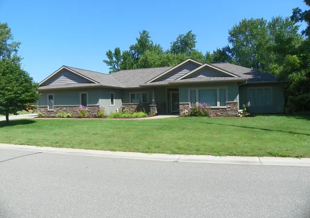 Photo 3 of Single family home for sale at 471 Coleman Ave E, Eden Valley, MN 55329 | MLS# 7120230 | Listing updated on 2026-09-26