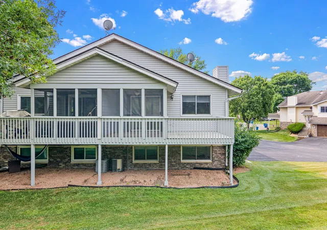 Photo 21 of Single family home for sale at 1048 Aston Cir, Burnsville, MN 55337 | MLS# 7120242 | Listing updated on 2026-08-28