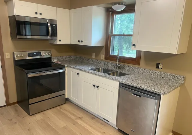 3rd image of 436 Kennedy St, River Falls, WI 54022 | MLS# 7120246
