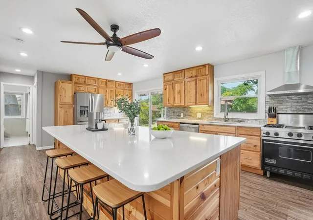 Photo 1 of Single family home for sale at 15204 Lead St, Burnsville, MN 55306 | MLS# 7120249 | Listing updated on 2026-10-11