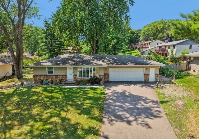 Photo 3 of Single family home for sale at 15204 Lead St, Burnsville, MN 55306 | MLS# 7120249 | Listing updated on 2026-10-11