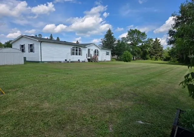 Photo 3 of Single family home for sale at 417 5th Avenue Se, Baudette, MN 56623 | MLS# 7120252 | Listing updated on 2026-08-15