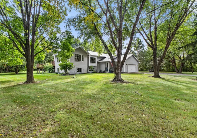 Photo 3 of Single family home for sale at 9165 270th Street, Chisago City, MN 55013 | MLS# 7120308 | Listing updated on 2026-09-29