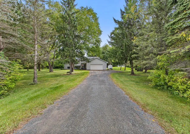 Photo 3 of Single family home for sale at 9165 270th Street, Chisago City, MN 55013 | MLS# 7120308 | Listing updated on 2026-09-29