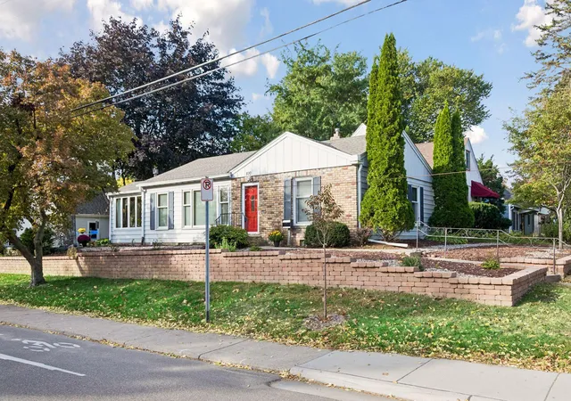 Single family home for sale at 899 Fairview Ave S, Saint Paul, MN 55116 | MLS# 7120312