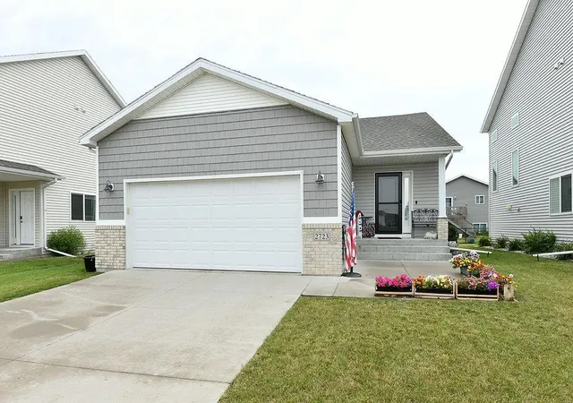 Photo 1 of Single family home for sale at 2723 W Westwood St, West Fargo, ND 58078 | MLS# 7120331 | Listing updated on 2026-08-12