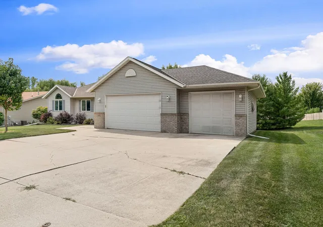 42nd image of 1624 Prairie Ln Ne, Owatonna, MN 55060 | MLS# 7120345