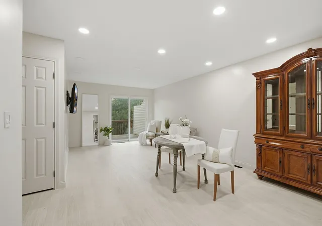 Photo 3 of Single family home for sale at 815 Ravoux Cir, Chaska, MN 55318 | MLS# 7120381 | Listing updated on 2026-10-05