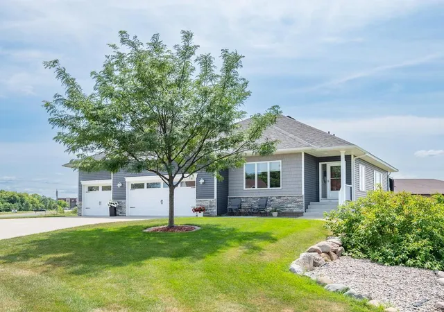 3rd image of 1290 Parkview Ct, Shakopee, MN 55379 | MLS# 7120384