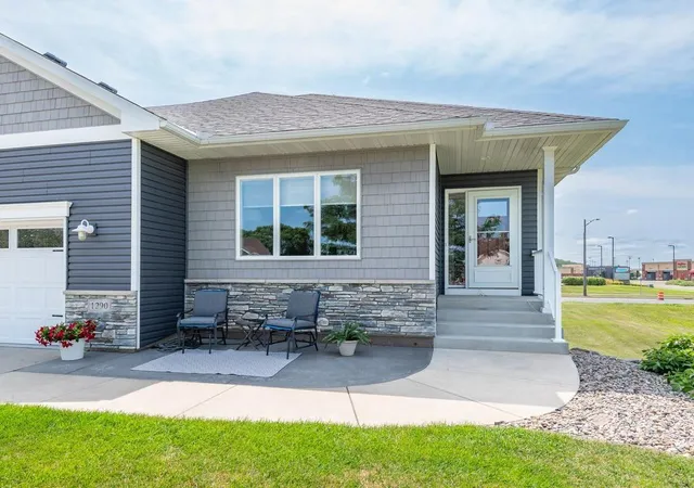 4th image of 1290 Parkview Ct, Shakopee, MN 55379 | MLS# 7120384