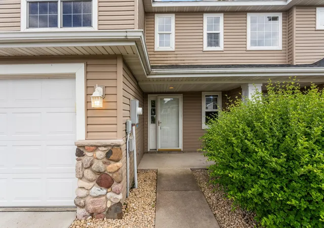 3rd image of 10487 64Th Wy, Albertville, MN 55301 | MLS# 7120398