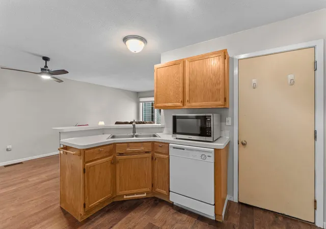 4th image of 9915 Fillmore St Ne, Minneapolis, MN 55434 | MLS# 7120400