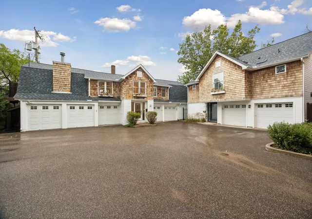 Photo 35 of Single family home for sale at 2637 1/2 Humboldt Ave S, Minneapolis, MN 55408 | MLS# 7120410 | Listing updated on 2026-10-07
