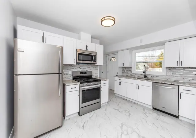 2nd image of 6412 Indiana Ave N, Minneapolis, MN 55429 | MLS# 7120412
