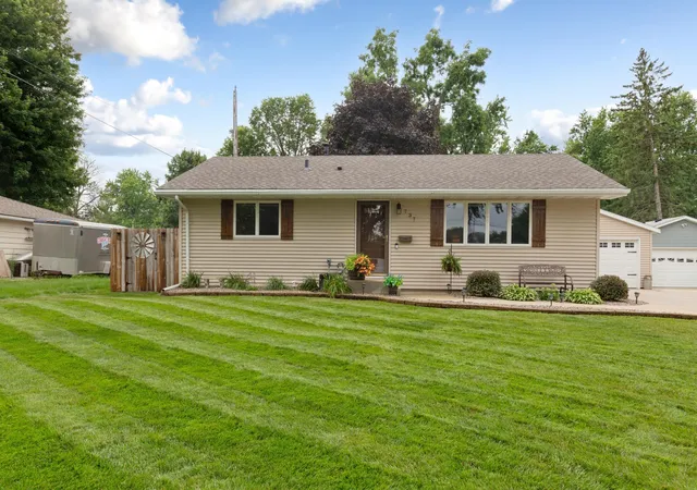 3rd image of 737 13Th St Ne, Owatonna, MN 55060 | MLS# 7120415