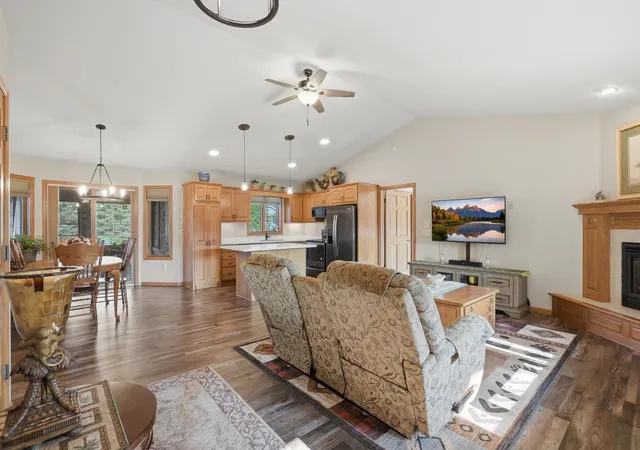 5th image of 1245 Island View Dr, New Richmond, WI 54017 | MLS# 7120417