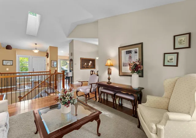 Photo 4 of Sale Pending at 160 Blf Ridge Ct, Chanhassen, MN 55317 | MLS# 7120445 | Listing updated on 2026-08-19