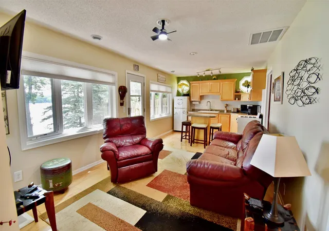 5th image of 10811 55Th St Se, Clear Lake, MN 55319 | MLS# 7120453