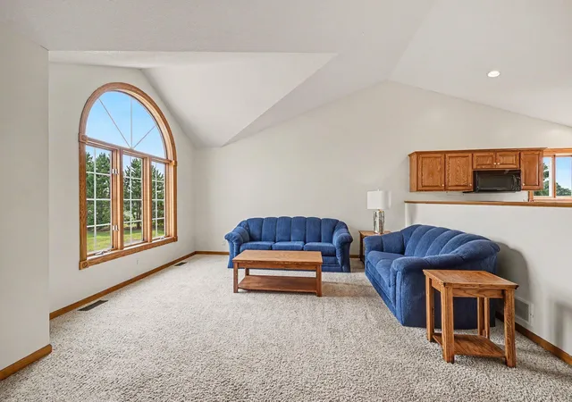 4th image of 35824 Lincoln Rd, North Branch, MN 55056 | MLS# 7120470