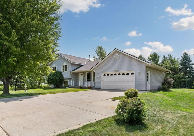 Photo 3 of Sale Pending at 10831 30th Street Ne, Saint Michael, MN 55376 | MLS# 7120480 | Listing updated on 2026-09-01