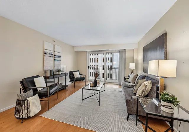Photo 3 of Sale Pending at 121 Washington Ave S #1407, Minneapolis, MN 55401 | MLS# 7120482 | Listing updated on 2026-09-04