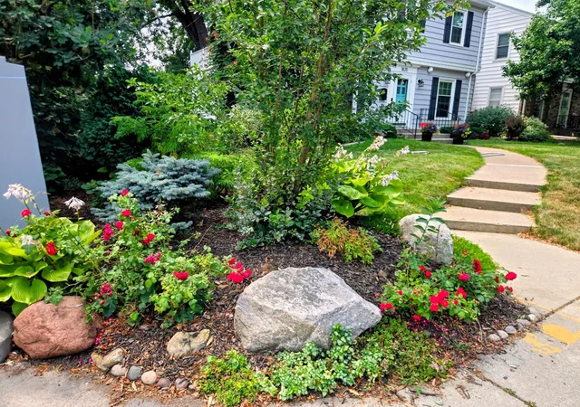 2nd image of 1820 Montreal Ave, Saint Paul, MN 55116 | MLS# 7120494