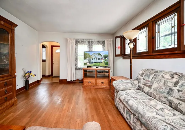 2nd image of 1217 East Ave S, La Crosse, WI 54601 | MLS# 7120496