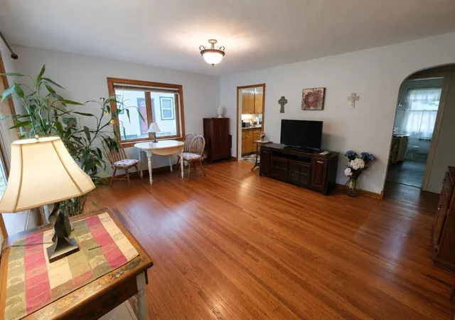 Photo 3 of Sale Pending at 1233 8th Avenue Ne, Brainerd, MN 56401 | MLS# 7120497 | Listing updated on 2026-10-08