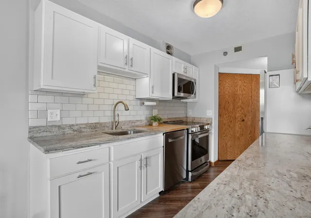 2nd image of 6615 Lake Shore Dr S #707, Minneapolis, MN 55423 | MLS# 7120505