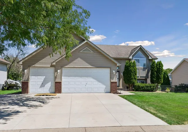 1st image of 18784 Dupont Wy, Farmington, MN 55024 | MLS# 7120508