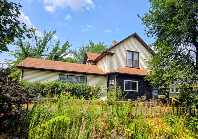 Photo 2 of Sale Pending at 4030 Clinton Ave, Minneapolis, MN 55409 | MLS# 7120529 | Listing updated on 2026-08-14