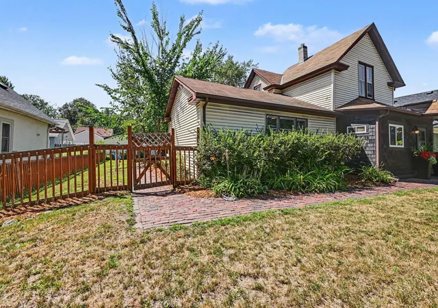 Photo 3 of Sale Pending at 4030 Clinton Ave, Minneapolis, MN 55409 | MLS# 7120529 | Listing updated on 2026-08-14