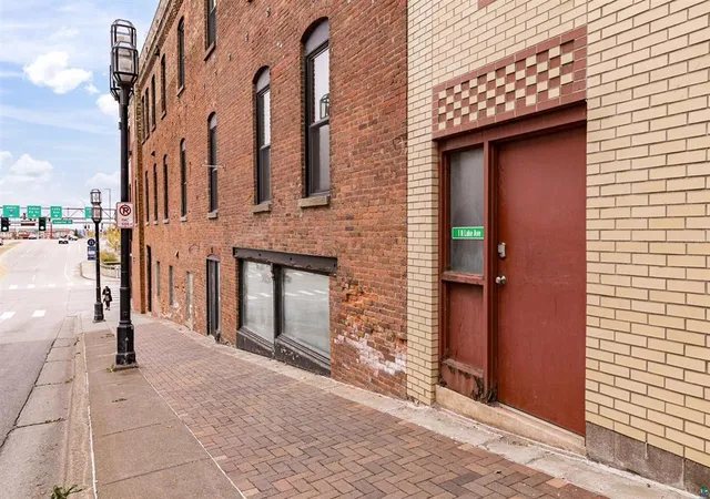 3rd image of 1 N Lake Ave, Duluth, MN 55802