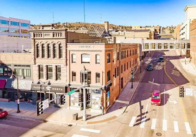 2nd image of 1 N Lake Ave, Duluth, MN 55802