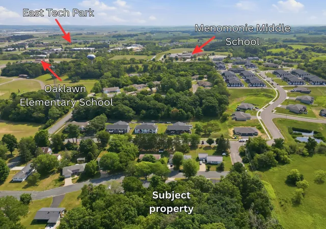 Photo 3 of Single family home for sale at 911 16th Street Se, Menomonie, WI 54751 | MLS# 7120561 | Listing updated on 2026-08-24