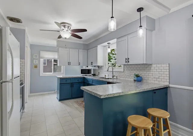 Photo 3 of Single family home for sale at 911 16th Street SE, Menomonie, WI 54751 | MLS# 7120561 | Listing updated on 2026-08-24
