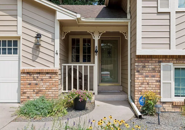 2nd image of 4 Pleasant View Ln, Circle Pines, MN 55014 | MLS# 7120564