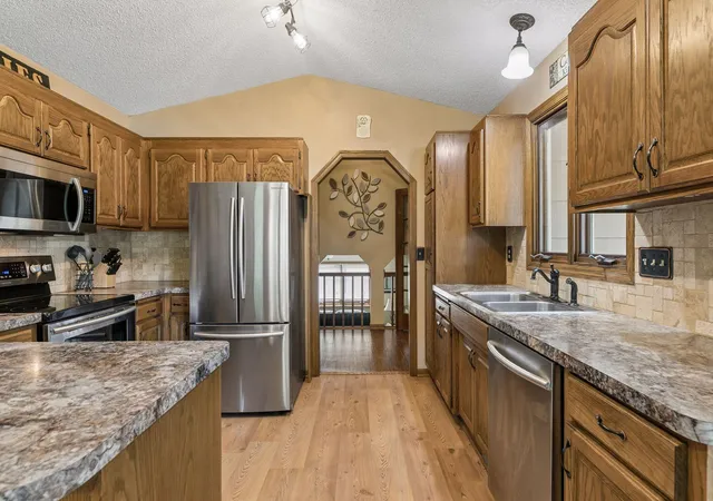 4th image of 4 Pleasant View Ln, Circle Pines, MN 55014 | MLS# 7120564