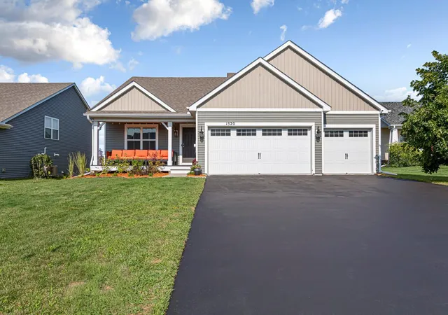 1st image of 1520 Willow Cir, Shakopee, MN 55379 | MLS# 7120565