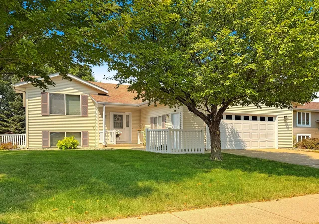 Photo 1 of Sale Pending at 216 Rainbow Dr, Marshall, MN 56258 | MLS# 7120587 | Listing updated on 2026-08-27